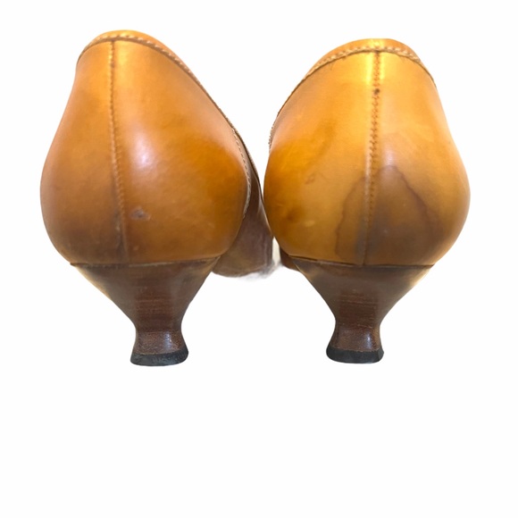 Prada shoes - tan - buckle - kitten heel - size 38 - Picture 6 of 10